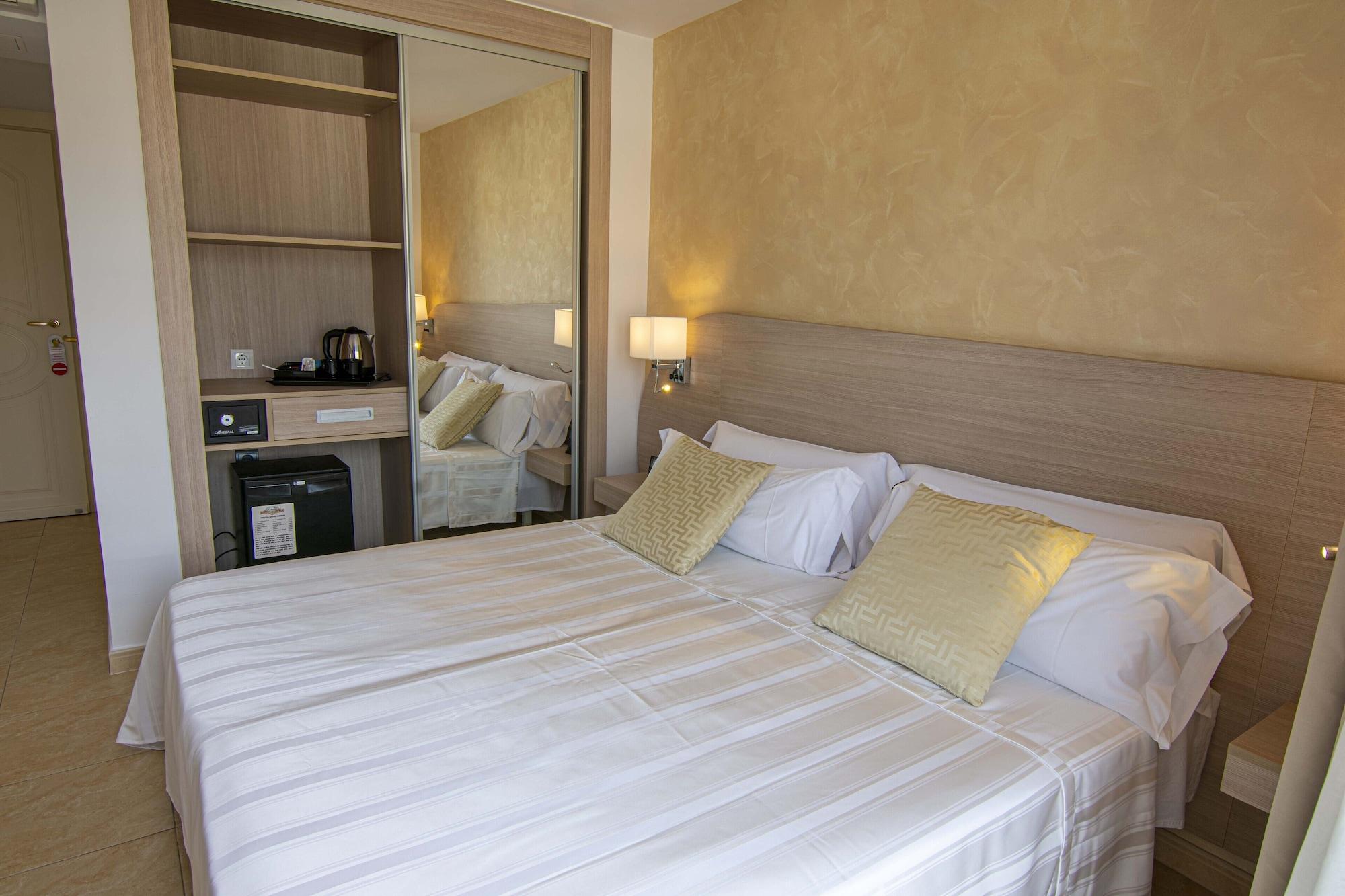 Cala En Porter  Hotel Sa Barrera - Adults Only מראה חיצוני תמונה