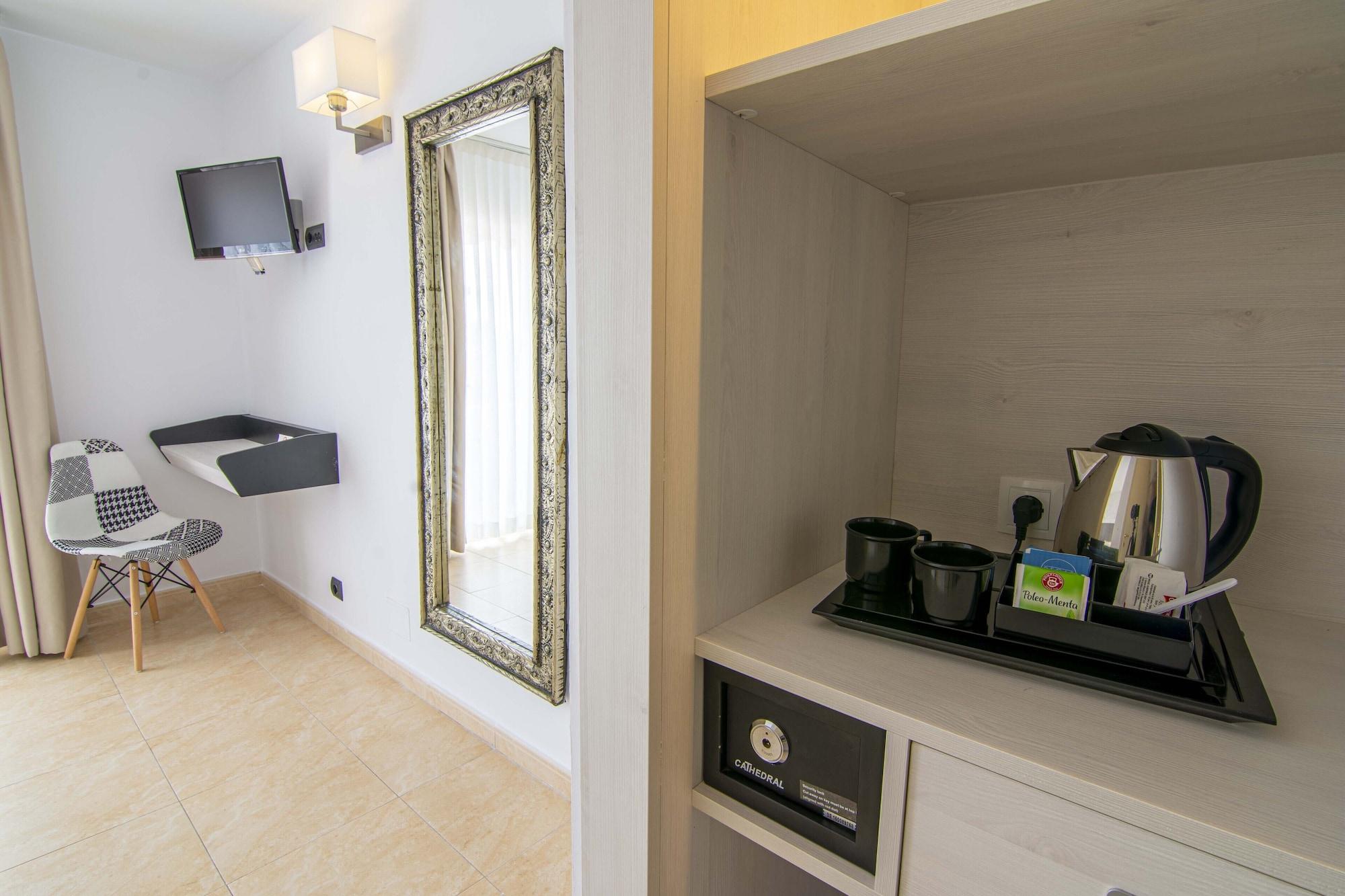 Cala En Porter  Hotel Sa Barrera - Adults Only מראה חיצוני תמונה